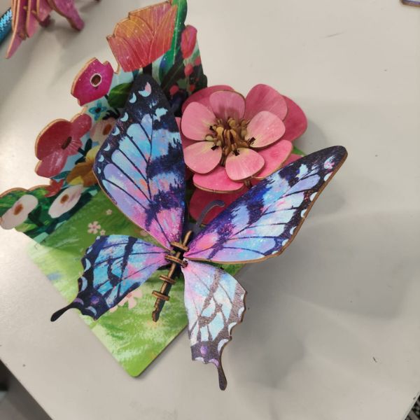 Rompecabezas 3D de Madera – Mariposa Colorida DIY